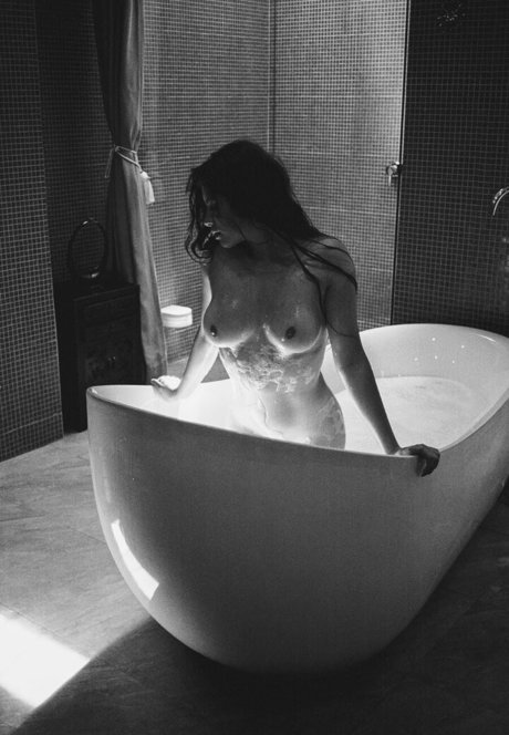 Maria Camila Samudio model naked pics