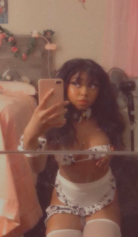bunniiwife erotic model pic