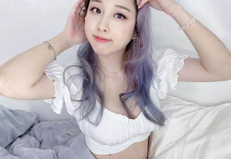 Starsmitten Celine model hot photo