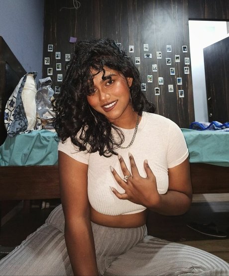 keepinitnejm sexy actress picture