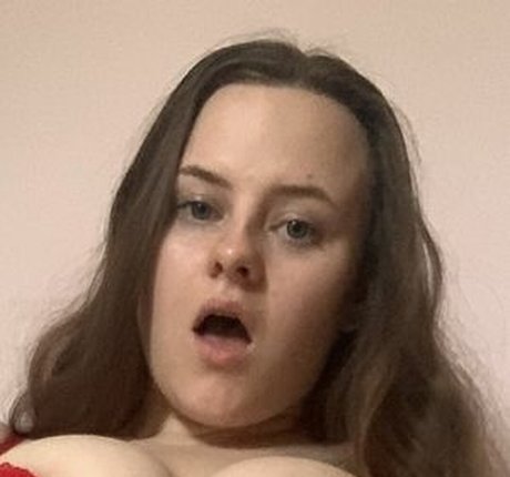 Tigoldbitties1 model naked image