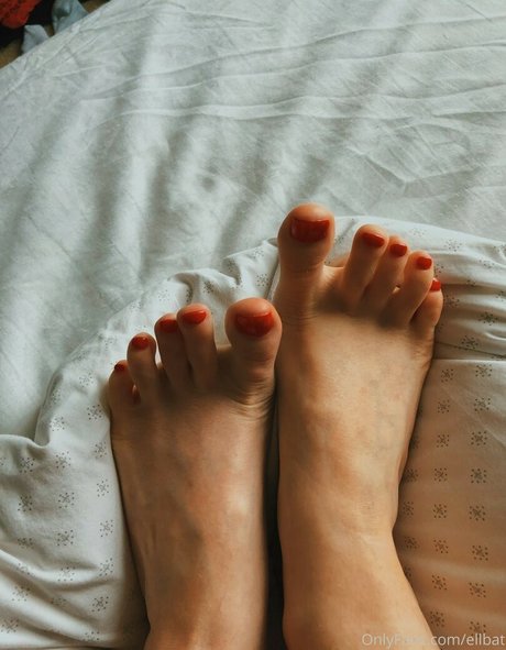Ellbat model nudes pics