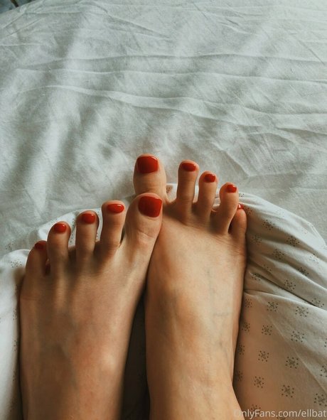 Ellbat erotic model pics
