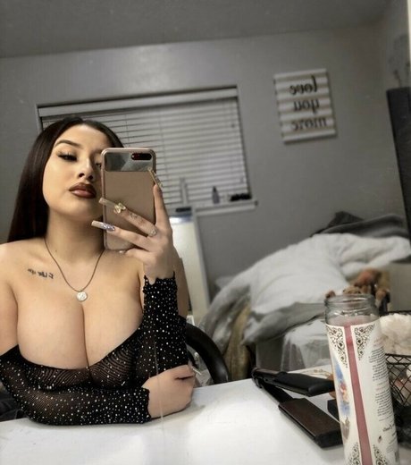 Thyluvlupeeee pornstar nudes pic