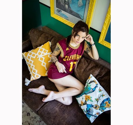 Jessie Cardim porn model pics