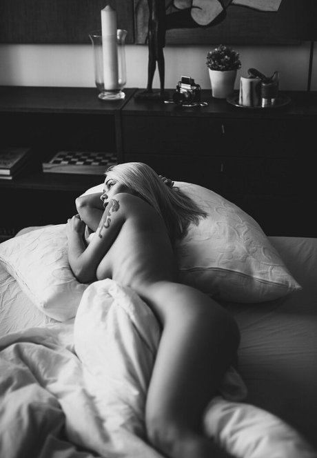 Darnikmod pornstar erotic photo