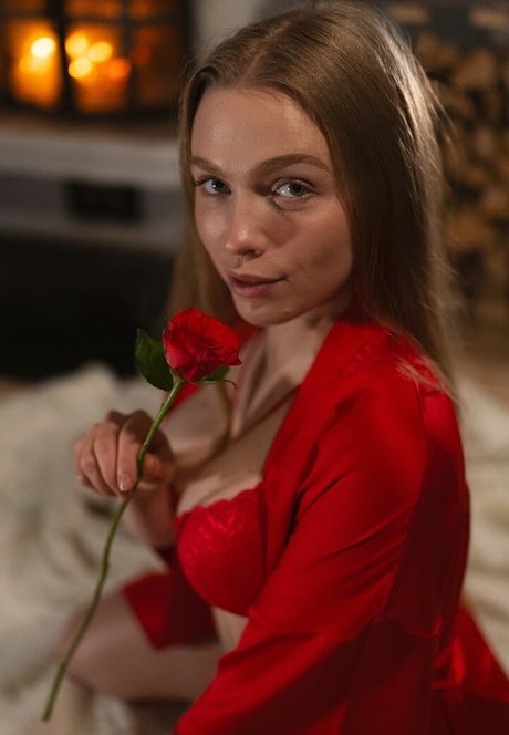 SiriSirililia model hd pictures