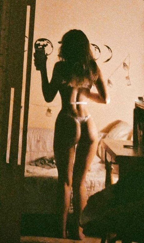 Flor Laneve pornographic model photos