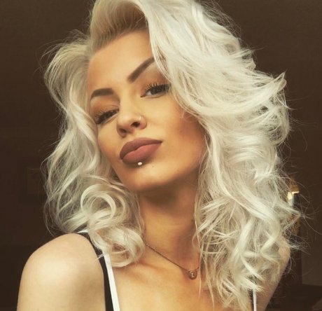 Xcandylashes hot model pic