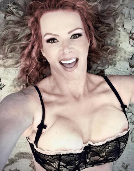 Butterflyshelbz free model pic