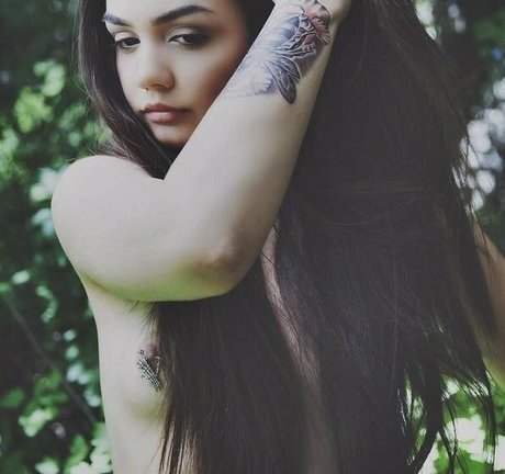 Raven Felix xxx model images
