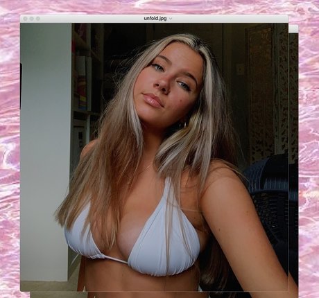 Emma Topps pornographic model img