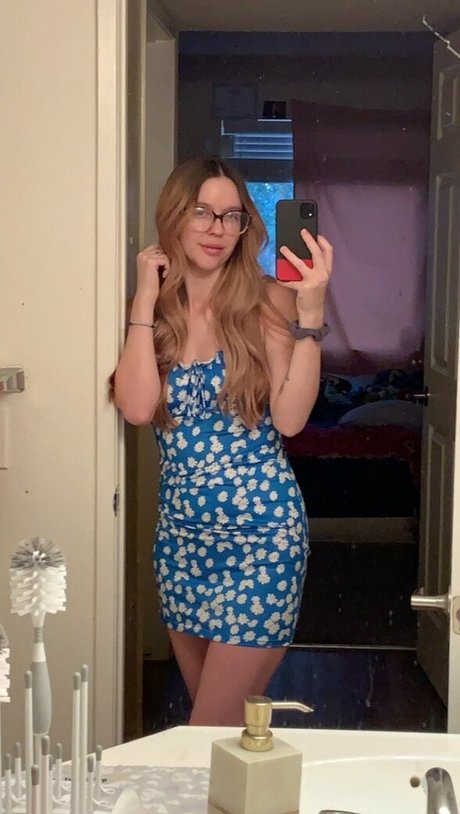 courtneymarsh sexy actress archive
