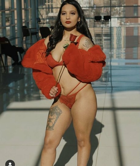 Wins arifax model beautiful pic
