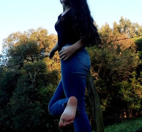 Friend s Pretty Feet nudes star pictures