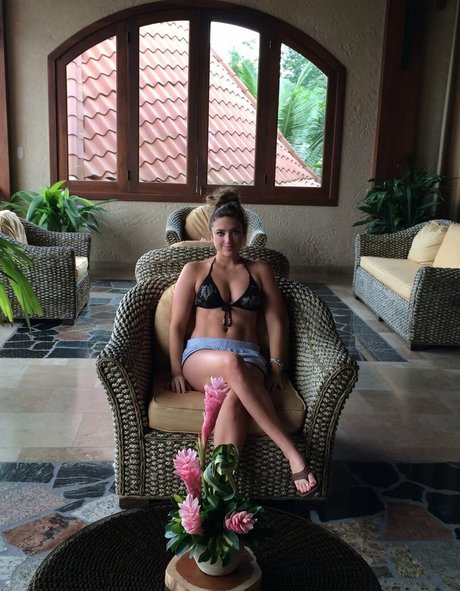 Lauren Bedford Russell nudes star pics