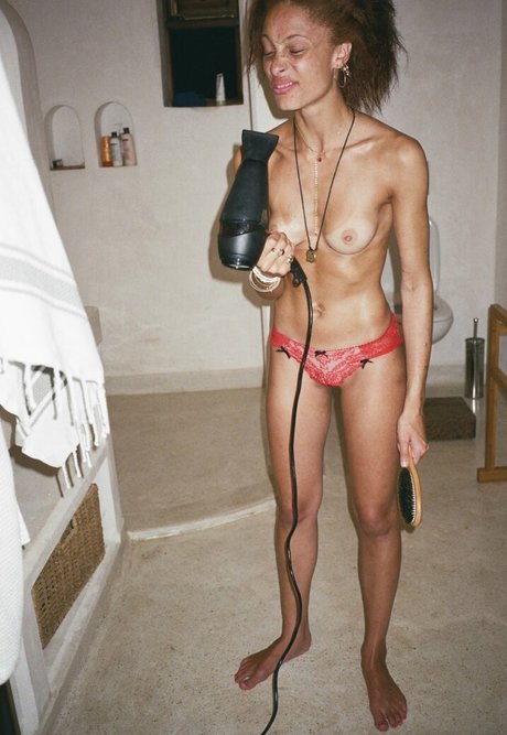 Adwoa Aboah hot model pics