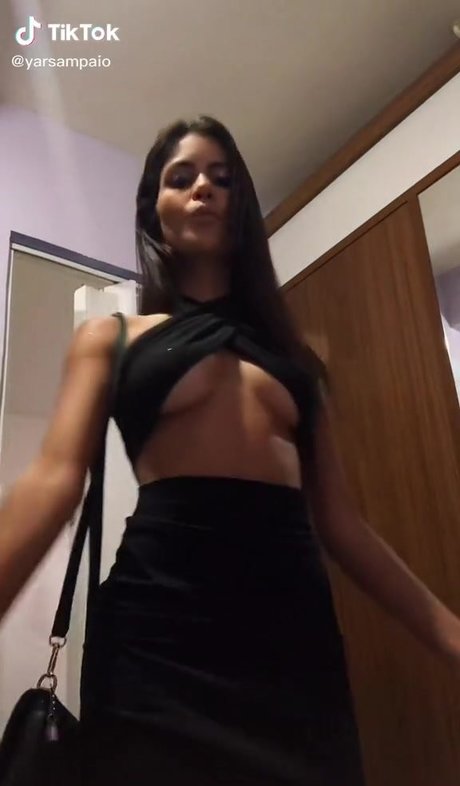 Yasmin Sampaio model top pictures