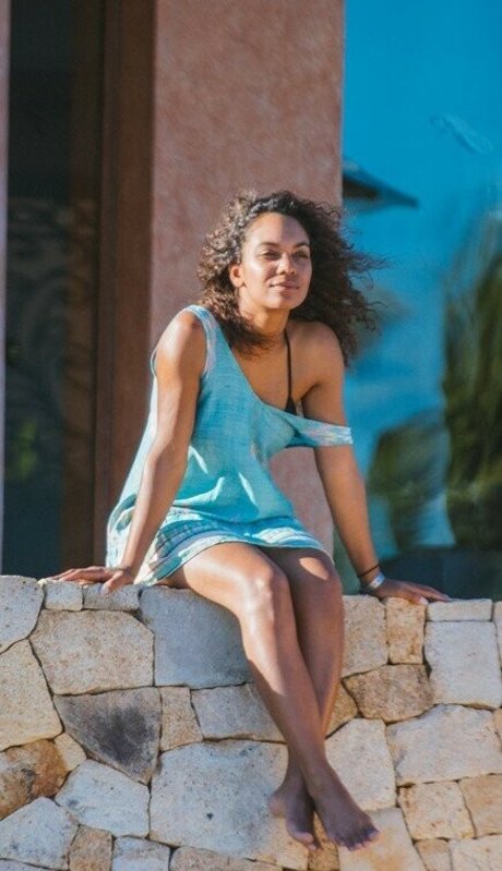 Lyndie Greenwood pretty model picture
