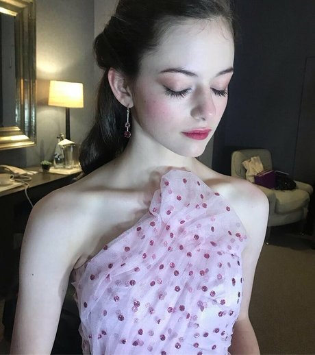 Mackenzie Foy pornstar hot img