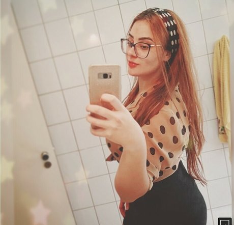 Isabela Barri free star image