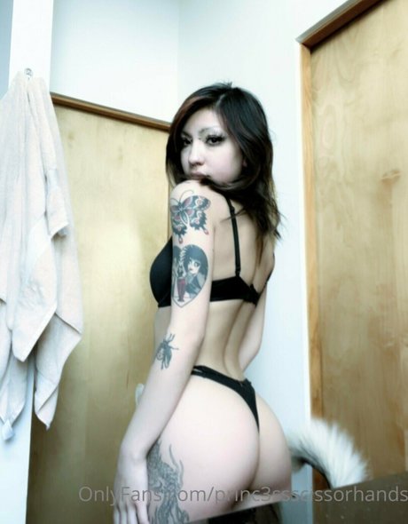 Princ3ssscissorhands naked model archive