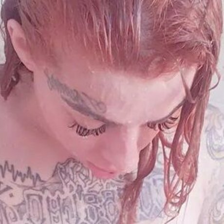 Ruiva Braba nude model img