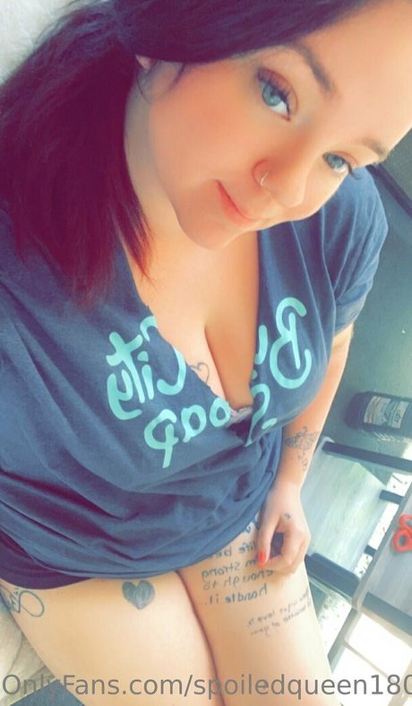 spoiledqueen180 erotic star picture