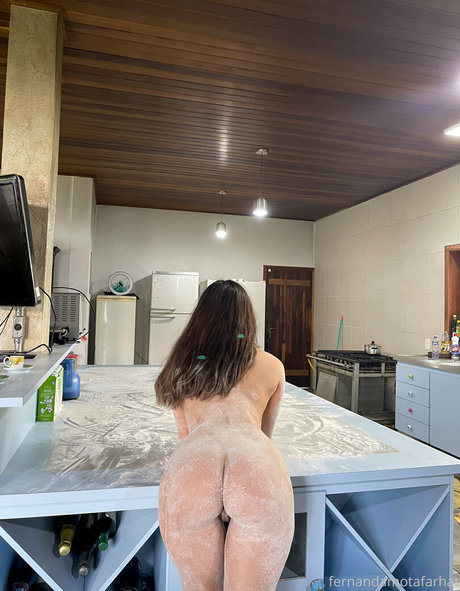 Fernanda Motta star naked image