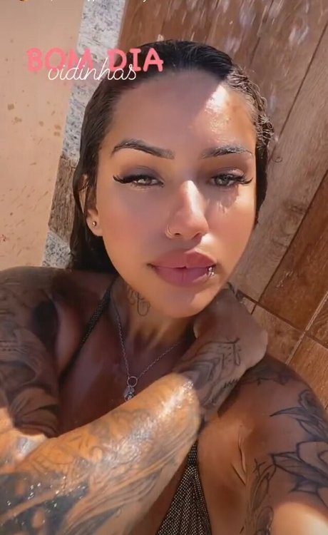 Muito Linda pornstar naked pics