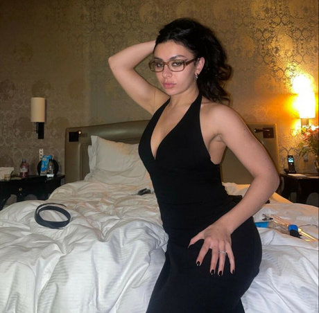 Charli XCX xxx actress gallery