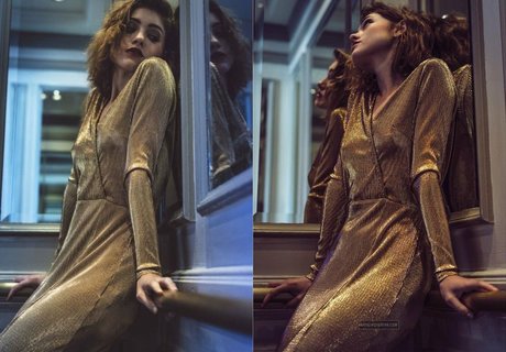 Natalia Dyer pretty model galleries