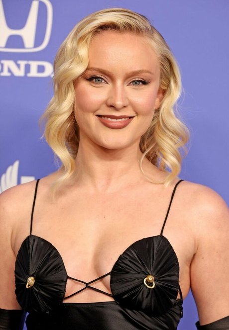 Zara Larsson sexy model galleries
