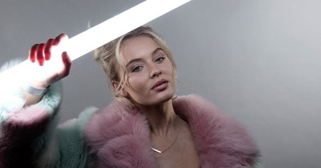 Zara Larsson best actress img