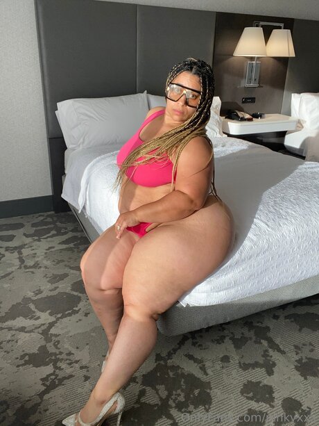 latina milf onlyfans hot gallery