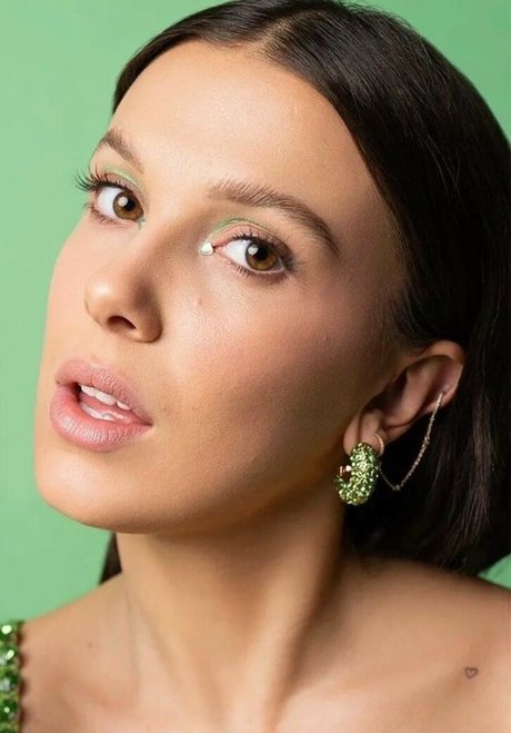 Millie Bobby Brown star nude photos