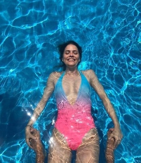 Shelley Hennig naked model photos