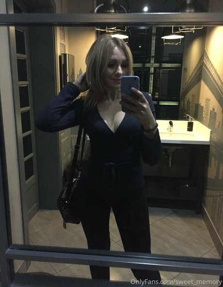sweet memory sexy actress pictures