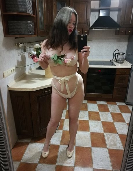 ETSY naked model img