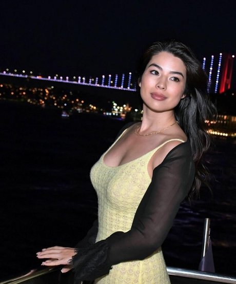 CarolineKwan exclusive actress gallery