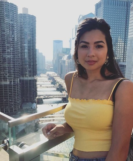 CarolineKwan hot star photos