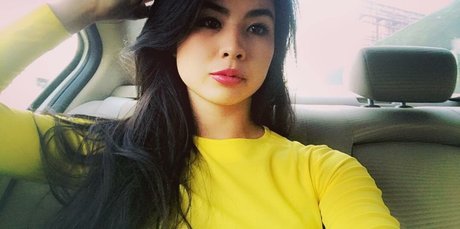 CarolineKwan nude model img