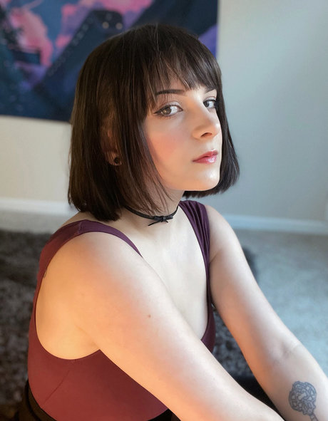 Hiso Neko naked actress pics