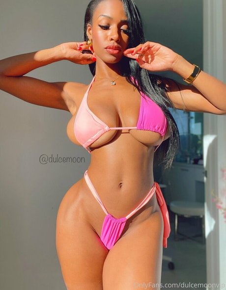 drag queen onlyfans exclusive image
