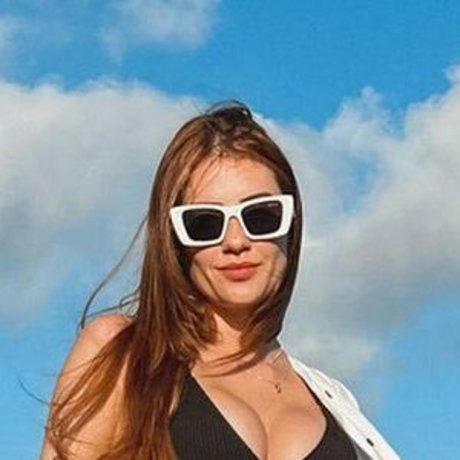 Karol Queiroz xxx model pics