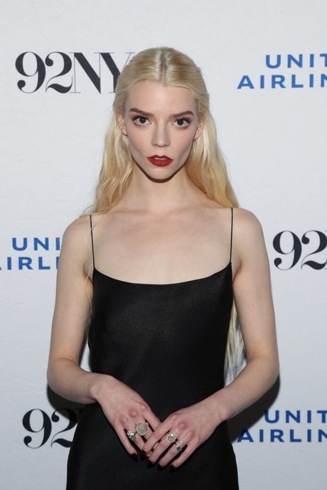 Anya Taylor Joy adult model images