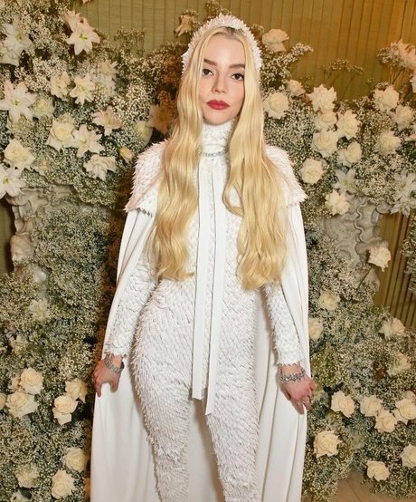 Anya Taylor Joy naked pornstar picture