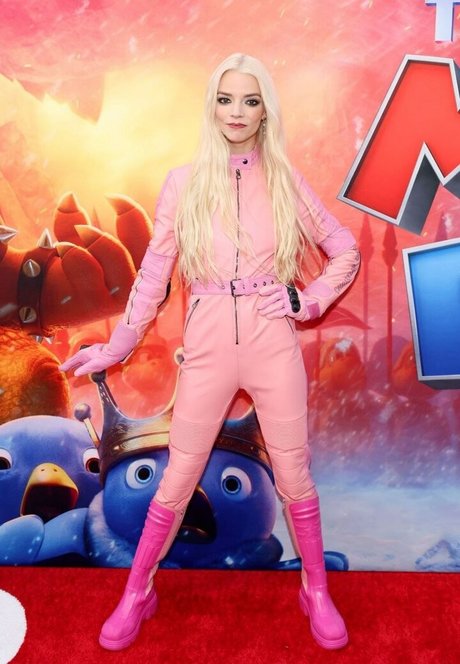 Anya Taylor Joy hot pornstar galleries