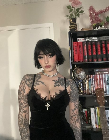 Redroomromance porn actress photo