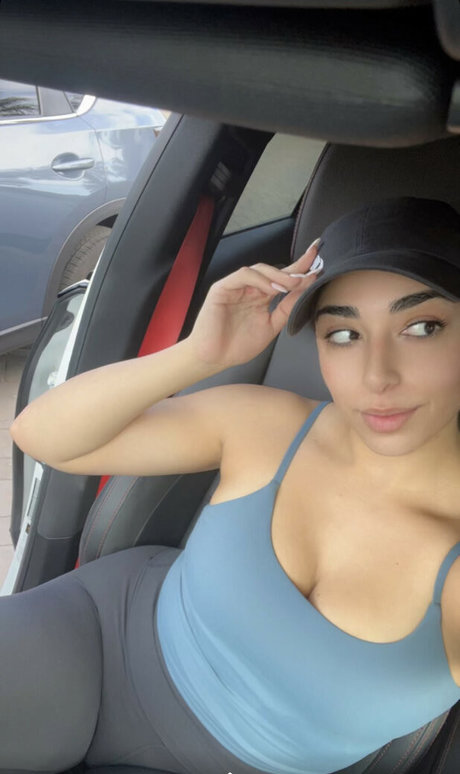 Mary Noura porn model images